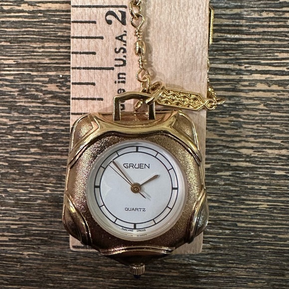 Vtg GRUEN Gold Tone Quartz Analog Clock Women's Pendant Watch Necklace Untested - Picture 6 of 11
